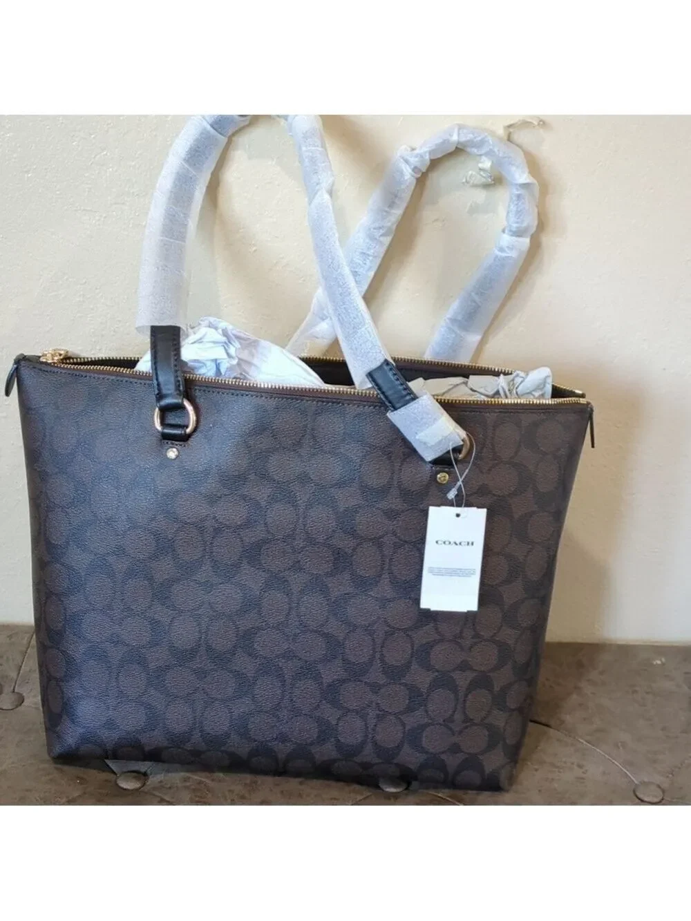 NWT Coach Purse Gallery Tote‎ Signature Canvas/brown color